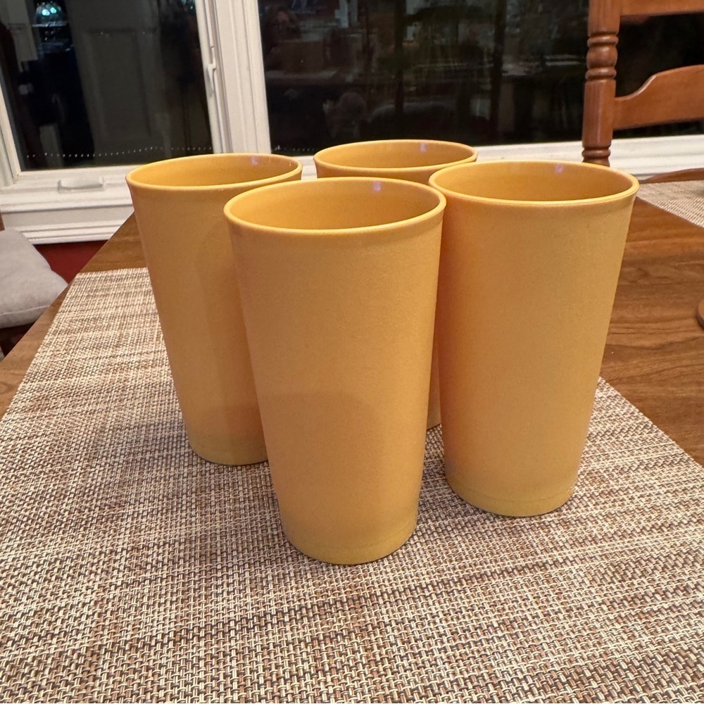 4 Vintage Tupperware Harvest Gold Yellow Tumblers Set 12oz look new